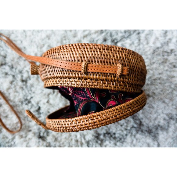 Balinese Rattan Bag (Round) - Picture 8 of 13